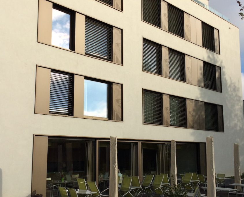 EMS Pré Fleuri Lausanne Encadremenents Fenêtres En Tôle Pliée Aluminium Éloxé Bronze Construction Métallique Adani