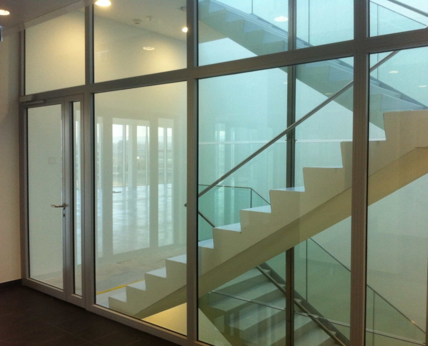 Immeuble Lausanne Porte + Fixe Profil Acier Jansen Thermolqué Construction Métallique Adani