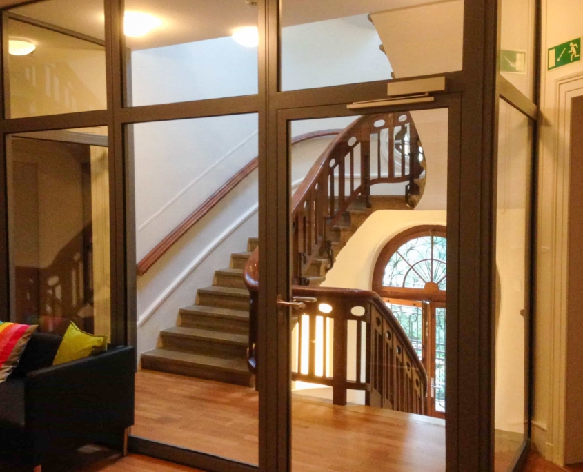 Immeuble Lausanne Porte + Fixe Profil Alu Schüco Thermolqué Construction Métallique Adani