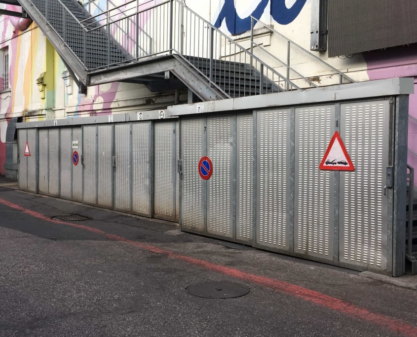 MAD Abris Containres Acier Zingué Au Feu + Tôle Alu Ajourée Construction Métallique Adani