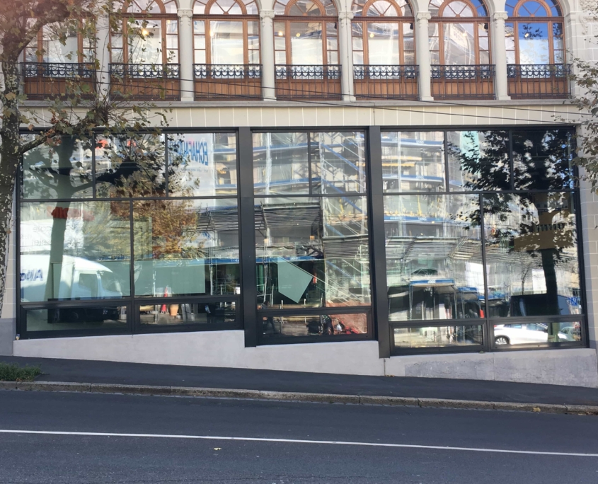 Magasin Façade Poteau Traverse Acier Jansen Thermolqué + Verre Construction Métallique Adani