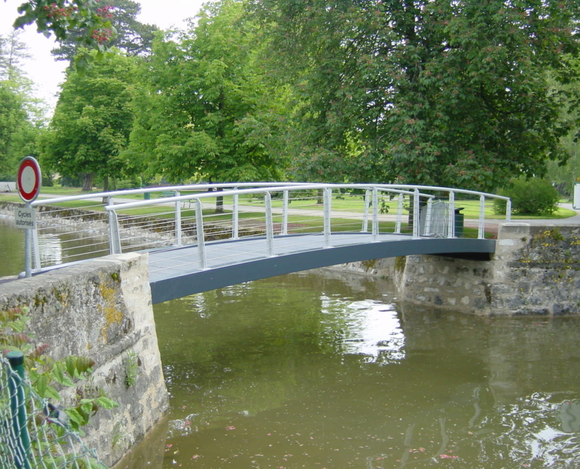 Parc Indépendance Morges Pont + Barrière Acier Zingué Duplex Construction Métallique Adani