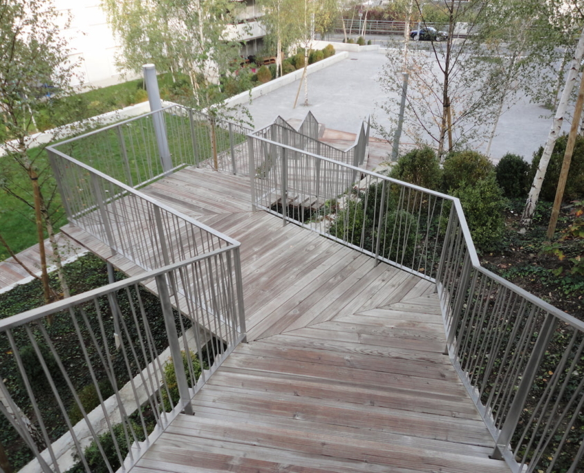 Tivoli Lausanne Passerelle Acier Zingué Duplex + Barrière Inox Sablé + Marches Construction Métallique Adani