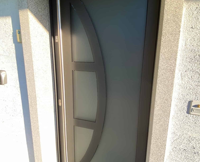 Villa Au Mont Porte D'entrée Profilés Alu Schüco + Tôle Thermolaqué Construction Métallique Adani