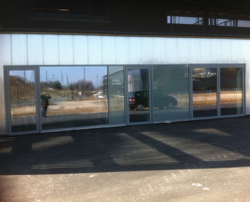 Voirie Roamnel Porte + Fixe Profil Alu Schüco Thermolqué Construction Métallique Adani